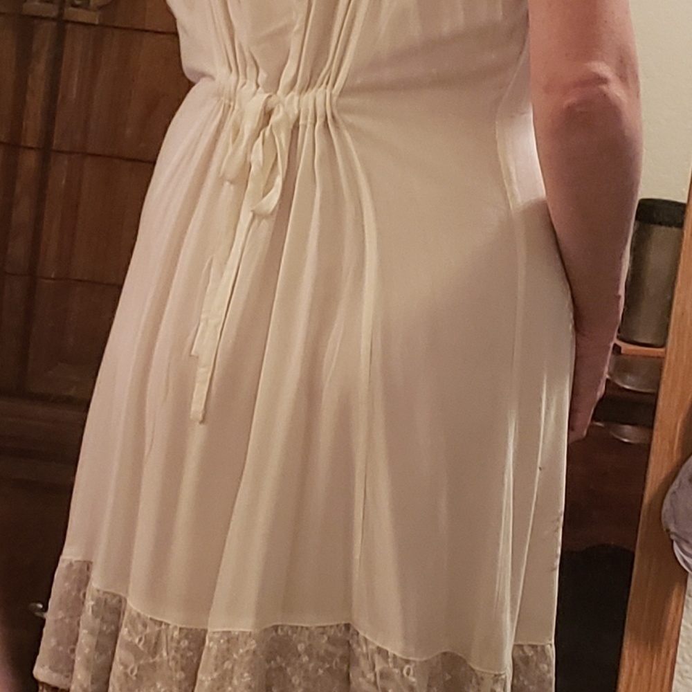 Sundress - Picture 2 of 4